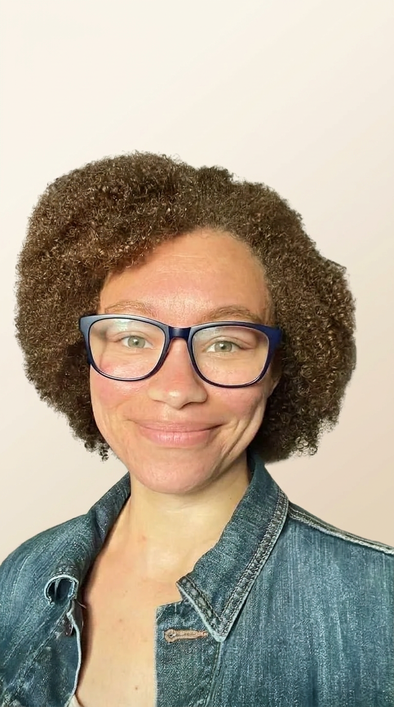 Headshot of Jolonda Lowe